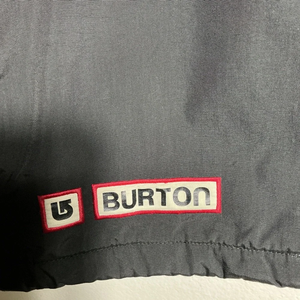 Burton Snowboard Jacket Mens Medium Black Red‎ Hooded Gorpcore Pit Vents Y2K
